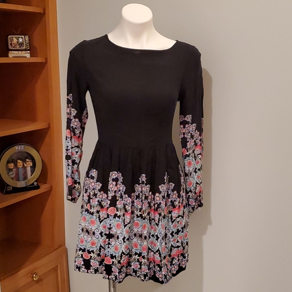 ASOS Petite Black Mini Long Sleeve Floral Dress - Picture 2 of 10